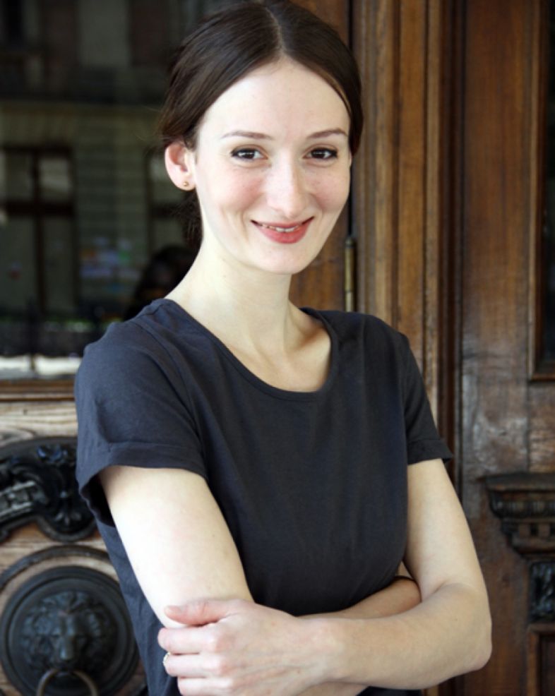 რომელი პერსონაჟი გამოიგონა რობერტ სტურუამ  ლელა ახალაიასთვის 