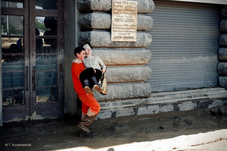 სტიქიის დროს გადაღებული ფოტო, რომელიც გულგრილს არავის დატოვებს