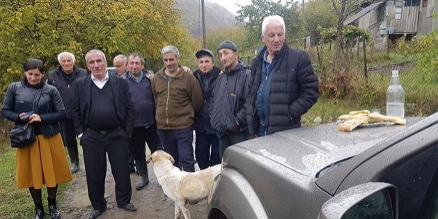 გამოკითხვა: შეიფარებთ თუ არა თამაზ მეჭიაურს საკუთარ სახლში?
