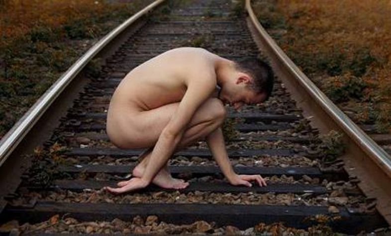 ბათუმელი დიზაინერი უკანალის დანახებით იმუქრება...