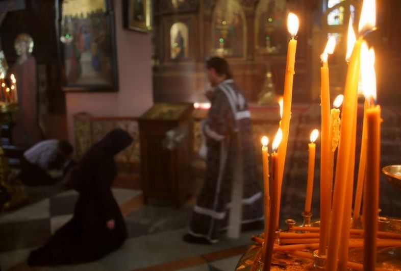 რას უმხელენ მამაოს აღსარებებზე: "თითქმის ყველა ოჯახის საწოლშია მესამე სული"